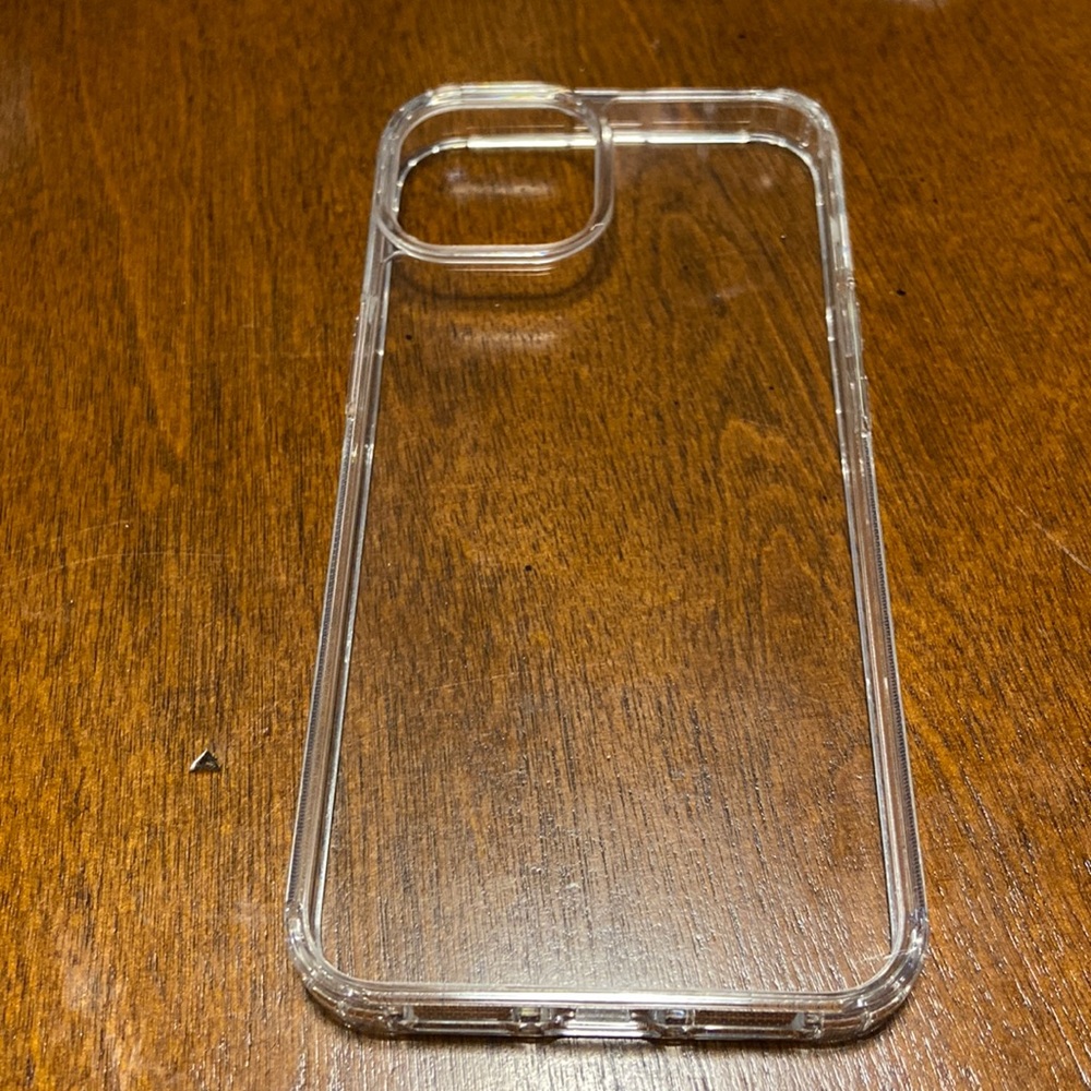 Crystal Clear iPhone 13 6.1in Case